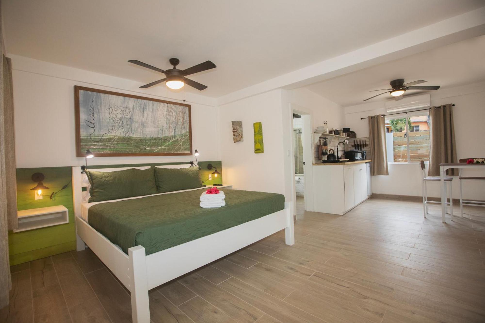 Treetops Hotel Caye Caulker Dış mekan fotoğraf