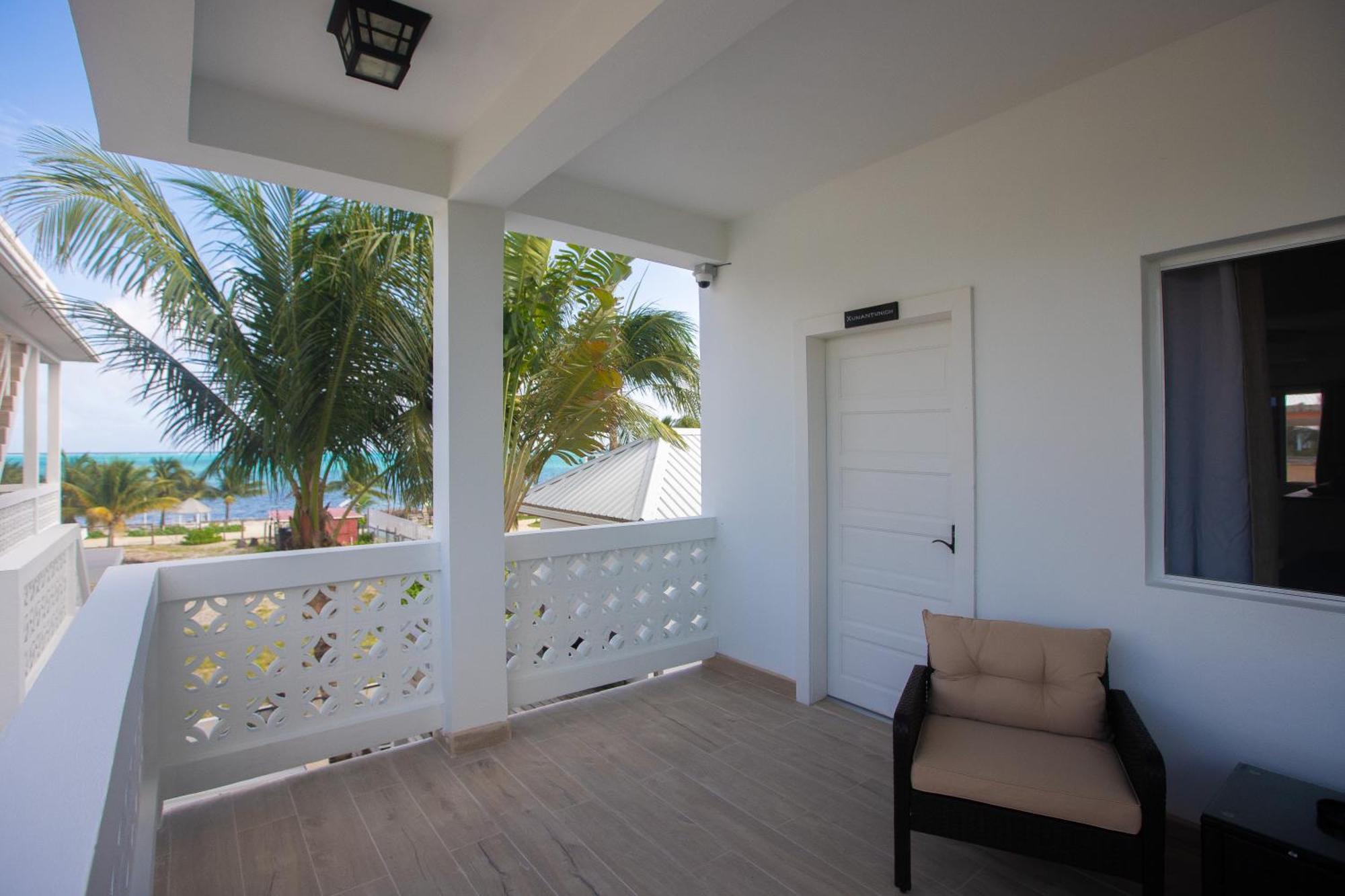 Treetops Hotel Caye Caulker Dış mekan fotoğraf