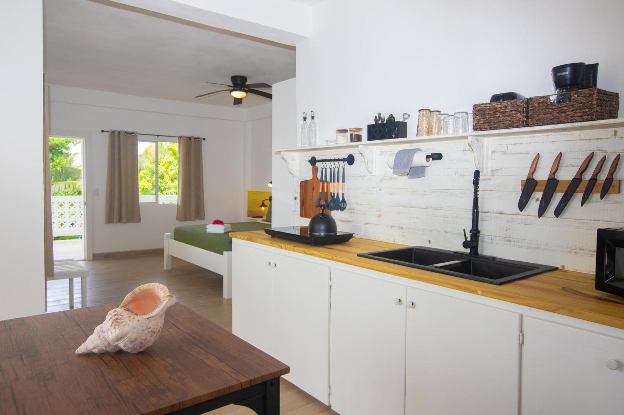 Treetops Hotel Caye Caulker Dış mekan fotoğraf