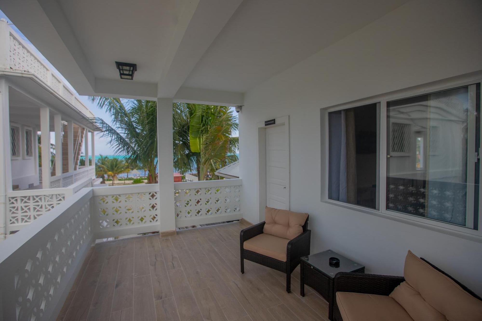 Treetops Hotel Caye Caulker Dış mekan fotoğraf